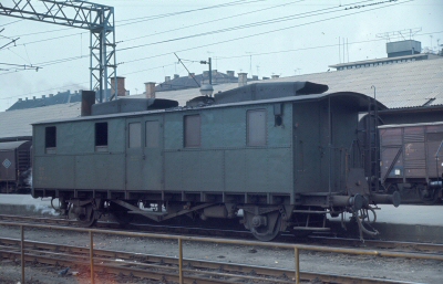 {short description of image}